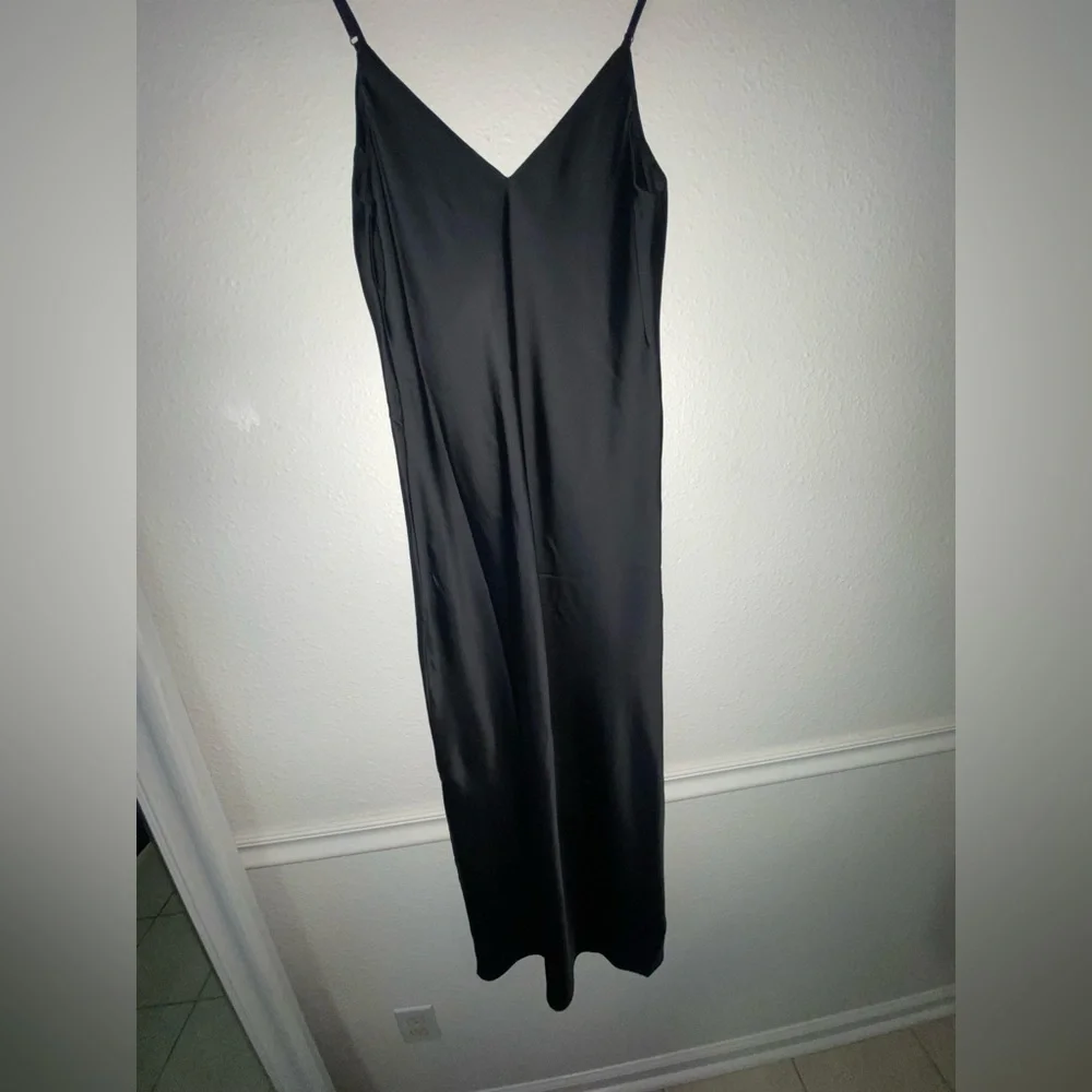 black satin dress - Picture 4 of 4